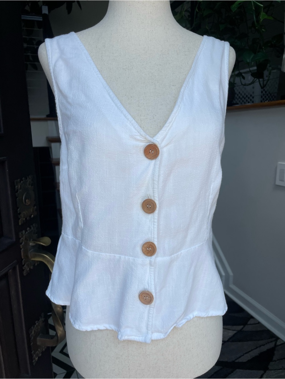 Sleeveless White V-Neck Button-Front Peplum Camisole, never worn